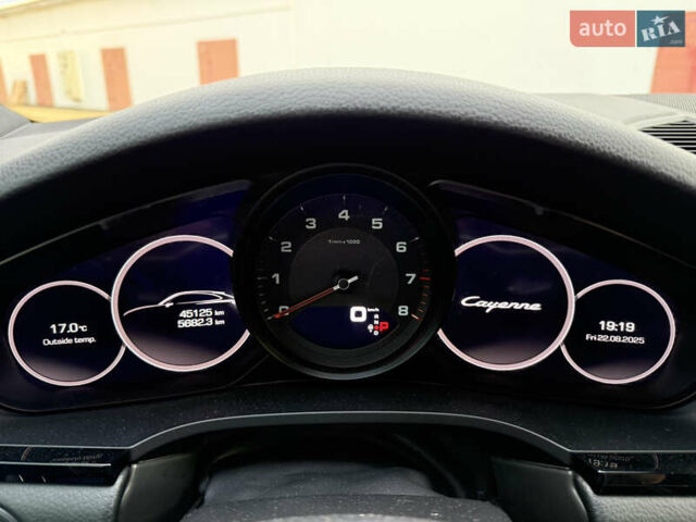 Белый Порше Cayenne Coupe, объемом двигателя 3 л и пробегом 45 тыс. км за 68000 $, фото 31 на Automoto.ua