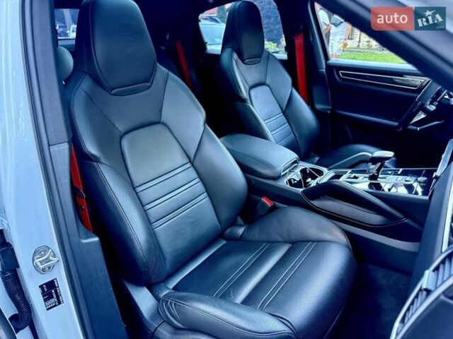 Білий Порше Cayenne Coupe, об'ємом двигуна 2.89 л та пробігом 80 тис. км за 87000 $, фото 32 на Automoto.ua