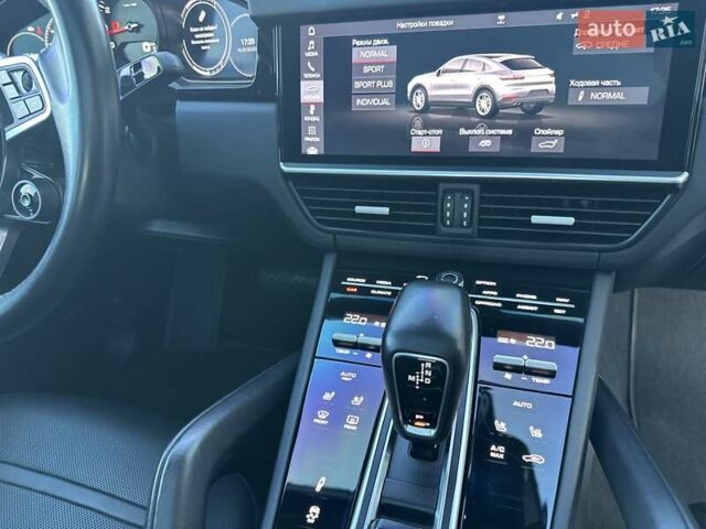 Білий Порше Cayenne Coupe, об'ємом двигуна 3 л та пробігом 75 тис. км за 68900 $, фото 46 на Automoto.ua