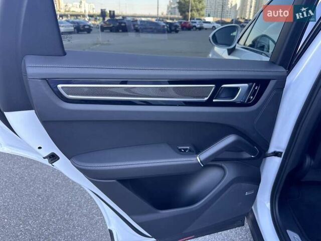 Белый Порше Cayenne Coupe, объемом двигателя 3 л и пробегом 65 тыс. км за 78700 $, фото 48 на Automoto.ua