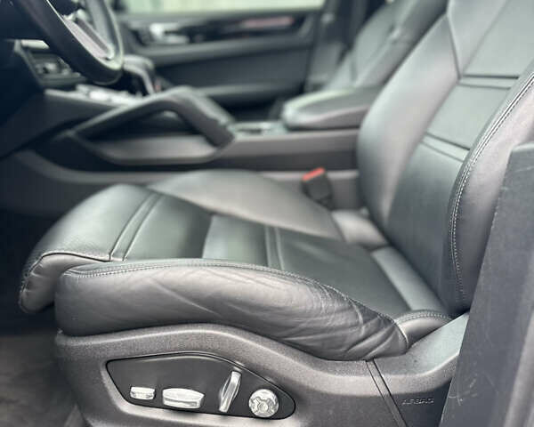 Белый Порше Cayenne Coupe, объемом двигателя 3 л и пробегом 59 тыс. км за 69900 $, фото 20 на Automoto.ua