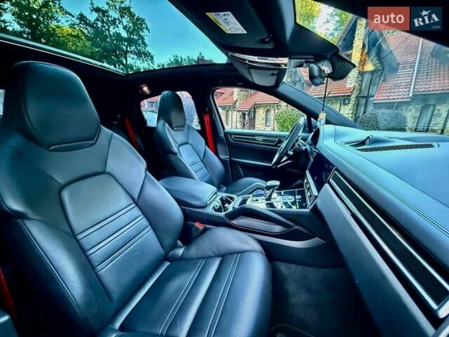 Білий Порше Cayenne Coupe, об'ємом двигуна 2.89 л та пробігом 80 тис. км за 87000 $, фото 33 на Automoto.ua