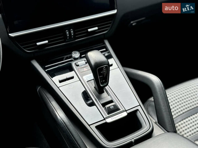 Білий Порше Cayenne Coupe, об'ємом двигуна 2.89 л та пробігом 115 тис. км за 64999 $, фото 101 на Automoto.ua