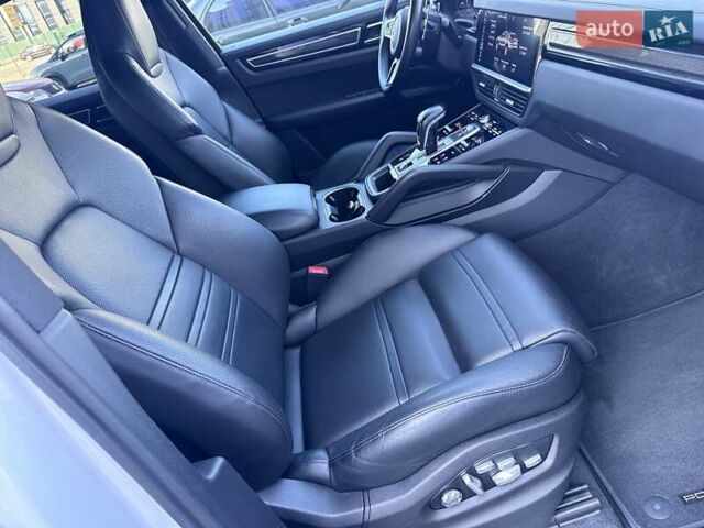 Белый Порше Cayenne Coupe, объемом двигателя 3 л и пробегом 65 тыс. км за 78700 $, фото 42 на Automoto.ua