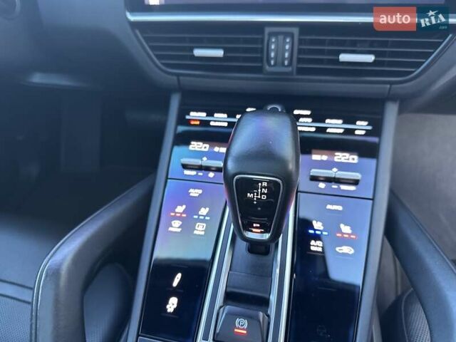 Білий Порше Cayenne Coupe, об'ємом двигуна 3 л та пробігом 75 тис. км за 68900 $, фото 48 на Automoto.ua