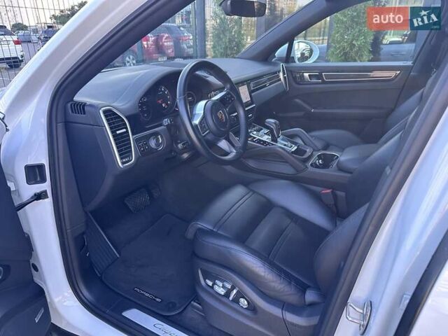 Белый Порше Cayenne Coupe, объемом двигателя 3 л и пробегом 65 тыс. км за 78700 $, фото 31 на Automoto.ua