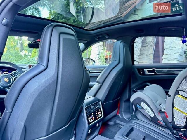 Білий Порше Cayenne Coupe, об'ємом двигуна 2.89 л та пробігом 80 тис. км за 87000 $, фото 23 на Automoto.ua