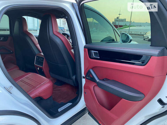 Белый Порше Cayenne Coupe, объемом двигателя 3 л и пробегом 70 тыс. км за 75500 $, фото 23 на Automoto.ua