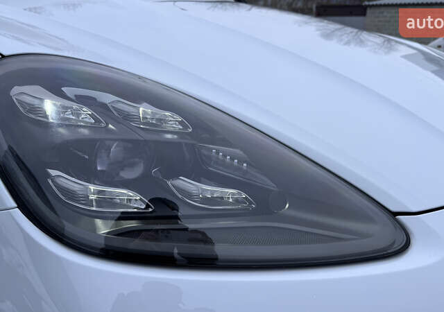 Белый Порше Cayenne Coupe, объемом двигателя 3 л и пробегом 74 тыс. км за 85000 $, фото 13 на Automoto.ua