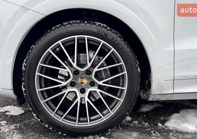 Белый Порше Cayenne Coupe, объемом двигателя 3 л и пробегом 74 тыс. км за 85000 $, фото 14 на Automoto.ua