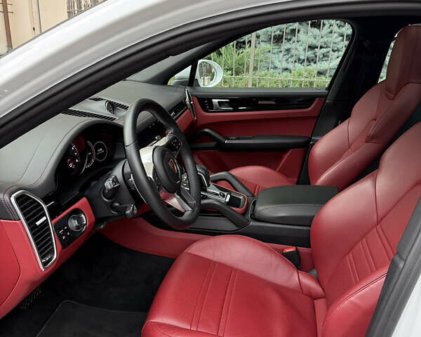 Порше Cayenne Coupe 2020 в Киеве на Automoto.ua Белый Порше Cayenne Coupe, объемом двигателя 3 л и пробегом 22 тыс. км за 86000 $, фото 12 на Automoto.ua