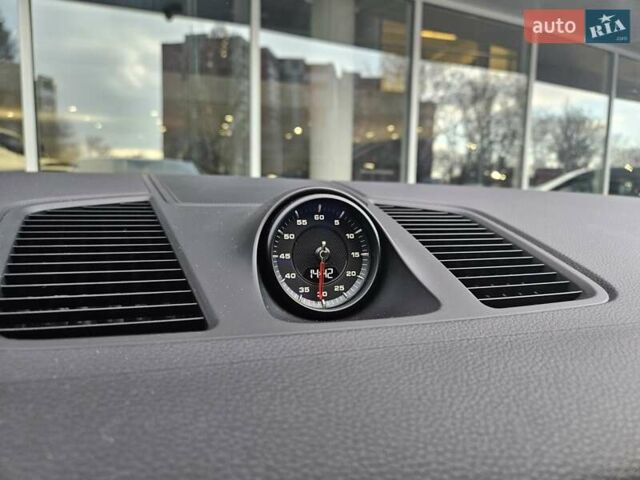 Белый Порше Cayenne Coupe, объемом двигателя 3 л и пробегом 5 тыс. км за 85000 $, фото 26 на Automoto.ua