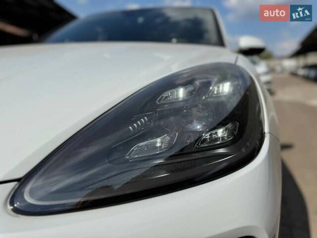 Белый Порше Cayenne Coupe, объемом двигателя 3 л и пробегом 90 тыс. км за 76000 $, фото 3 на Automoto.ua