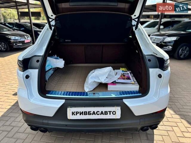 Белый Порше Cayenne Coupe, объемом двигателя 3 л и пробегом 90 тыс. км за 76000 $, фото 6 на Automoto.ua