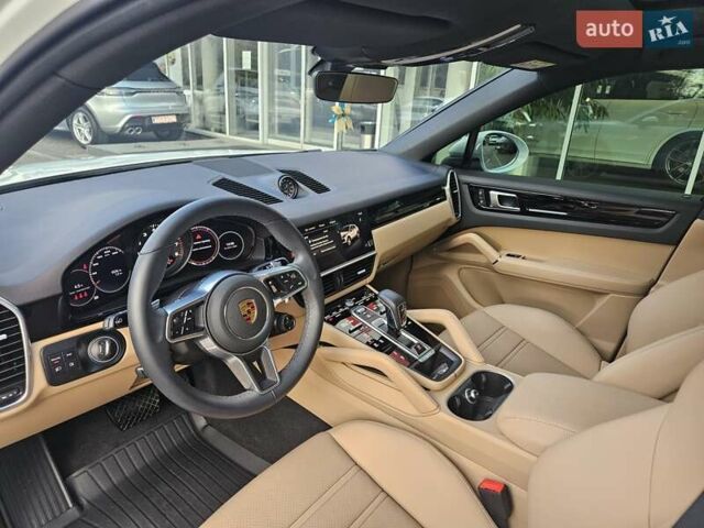 Белый Порше Cayenne Coupe, объемом двигателя 3 л и пробегом 5 тыс. км за 85000 $, фото 8 на Automoto.ua