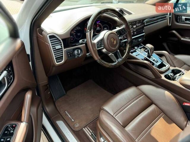 Белый Порше Cayenne Coupe, объемом двигателя 3 л и пробегом 90 тыс. км за 76000 $, фото 12 на Automoto.ua