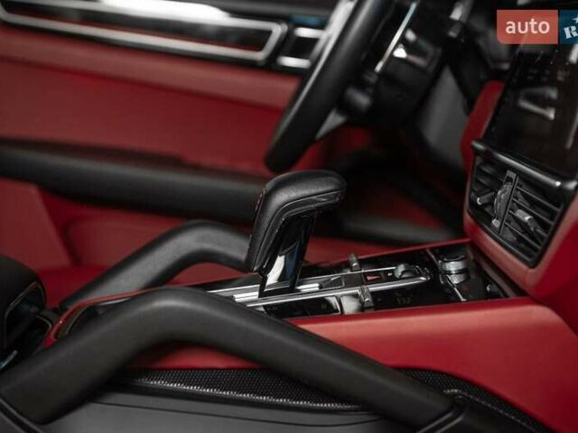 Белый Порше Cayenne Coupe, объемом двигателя 0 л и пробегом 21 тыс. км за 89900 $, фото 66 на Automoto.ua