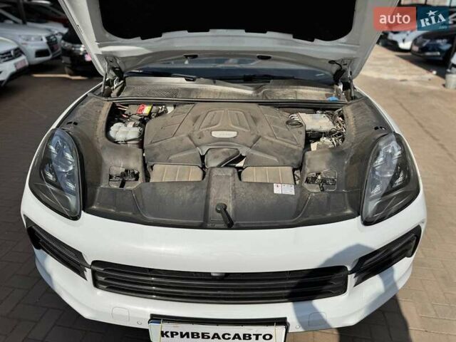 Белый Порше Cayenne Coupe, объемом двигателя 3 л и пробегом 90 тыс. км за 76000 $, фото 2 на Automoto.ua