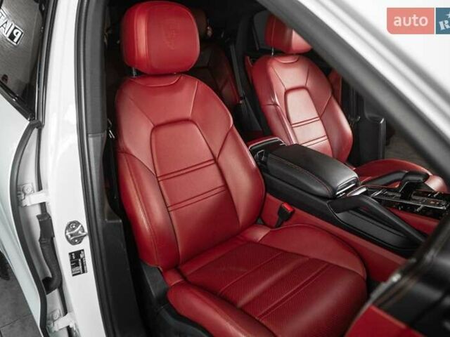 Белый Порше Cayenne Coupe, объемом двигателя 0 л и пробегом 21 тыс. км за 89900 $, фото 15 на Automoto.ua