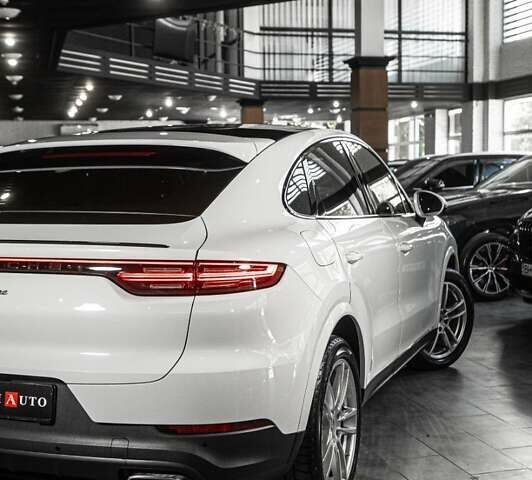 Белый Порше Cayenne Coupe, объемом двигателя 0 л и пробегом 21 тыс. км за 89900 $, фото 23 на Automoto.ua