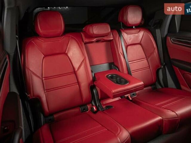Белый Порше Cayenne Coupe, объемом двигателя 0 л и пробегом 21 тыс. км за 89900 $, фото 18 на Automoto.ua