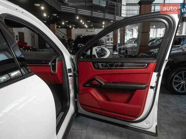Белый Порше Cayenne Coupe, объемом двигателя 0 л и пробегом 21 тыс. км за 89900 $, фото 82 на Automoto.ua