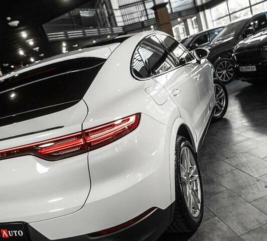 Белый Порше Cayenne Coupe, объемом двигателя 0 л и пробегом 21 тыс. км за 89900 $, фото 22 на Automoto.ua