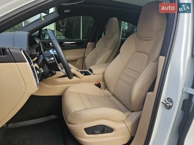 Белый Порше Cayenne Coupe, объемом двигателя 3 л и пробегом 5 тыс. км за 85000 $, фото 13 на Automoto.ua