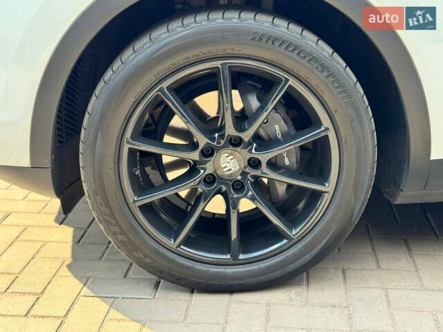 Белый Порше Cayenne Coupe, объемом двигателя 3 л и пробегом 90 тыс. км за 76000 $, фото 18 на Automoto.ua