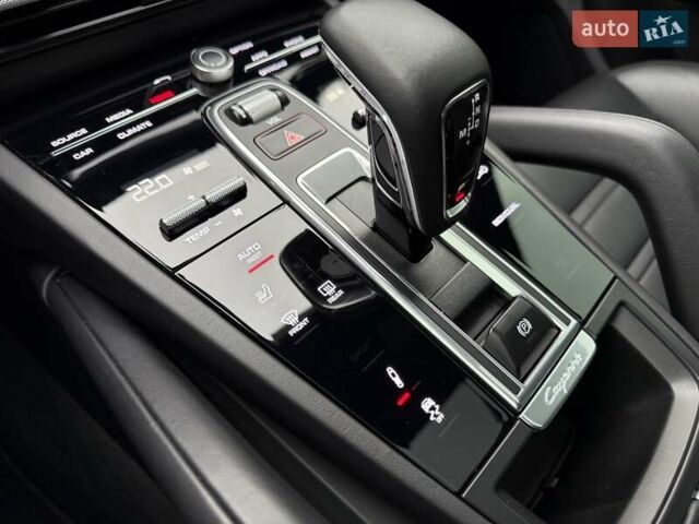 Белый Порше Cayenne Coupe, объемом двигателя 3 л и пробегом 81 тыс. км за 88500 $, фото 30 на Automoto.ua