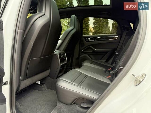 Белый Порше Cayenne Coupe, объемом двигателя 3 л и пробегом 81 тыс. км за 88500 $, фото 26 на Automoto.ua