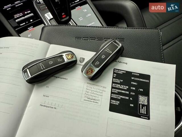 Белый Порше Cayenne Coupe, объемом двигателя 3 л и пробегом 81 тыс. км за 88500 $, фото 57 на Automoto.ua