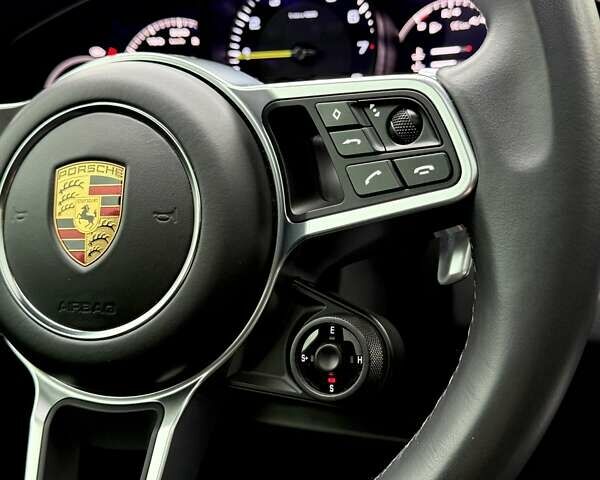 Белый Порше Cayenne Coupe, объемом двигателя 3 л и пробегом 81 тыс. км за 88500 $, фото 32 на Automoto.ua