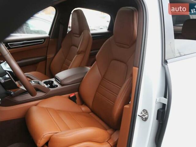 Белый Порше Cayenne Coupe, объемом двигателя 3 л и пробегом 21 тыс. км за 95500 $, фото 9 на Automoto.ua