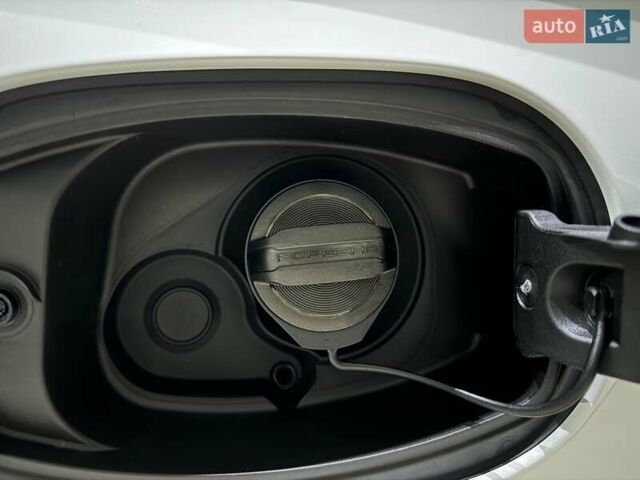 Белый Порше Cayenne Coupe, объемом двигателя 3 л и пробегом 1 тыс. км за 132900 $, фото 96 на Automoto.ua