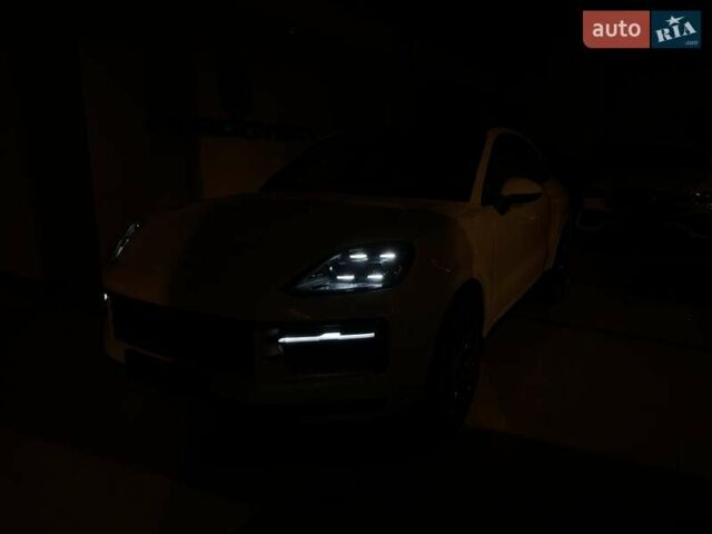 Белый Порше Cayenne Coupe, объемом двигателя 3 л и пробегом 1 тыс. км за 132900 $, фото 6 на Automoto.ua