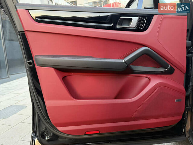 Черный Порше Cayenne Coupe, объемом двигателя 3 л и пробегом 42 тыс. км за 68000 $, фото 53 на Automoto.ua