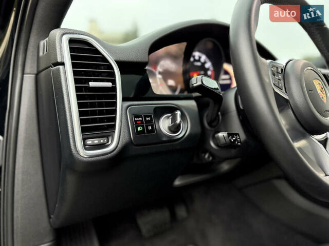 Чорний Порше Cayenne Coupe, об'ємом двигуна 3 л та пробігом 82 тис. км за 63900 $, фото 36 на Automoto.ua