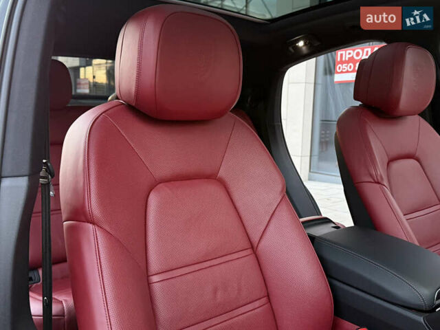 Черный Порше Cayenne Coupe, объемом двигателя 3 л и пробегом 42 тыс. км за 68000 $, фото 45 на Automoto.ua