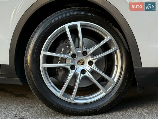 Черный Порше Cayenne Coupe, объемом двигателя 3 л и пробегом 42 тыс. км за 68000 $, фото 32 на Automoto.ua