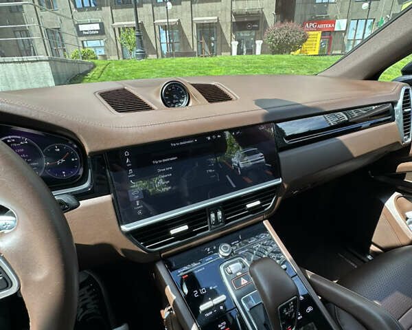 Черный Порше Cayenne Coupe, объемом двигателя 3 л и пробегом 107 тыс. км за 74999 $, фото 4 на Automoto.ua