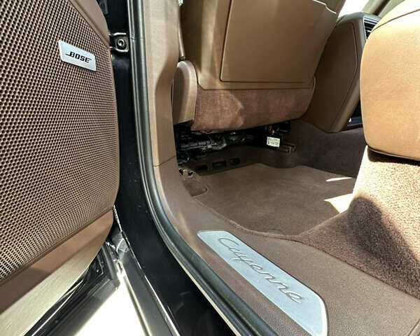 Черный Порше Cayenne Coupe, объемом двигателя 3 л и пробегом 107 тыс. км за 74999 $, фото 6 на Automoto.ua
