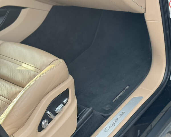 Чорний Порше Cayenne Coupe, об'ємом двигуна 3 л та пробігом 60 тис. км за 76500 $, фото 26 на Automoto.ua