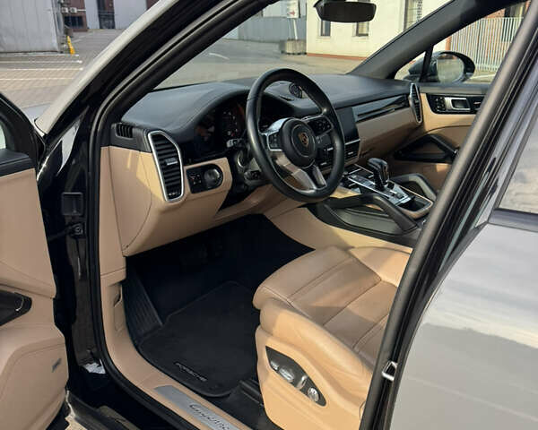 Чорний Порше Cayenne Coupe, об'ємом двигуна 3 л та пробігом 60 тис. км за 76500 $, фото 33 на Automoto.ua