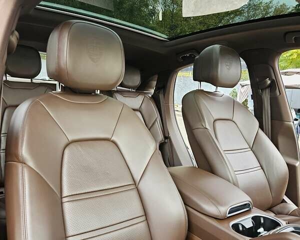 Черный Порше Cayenne Coupe, объемом двигателя 3 л и пробегом 119 тыс. км за 74900 $, фото 28 на Automoto.ua