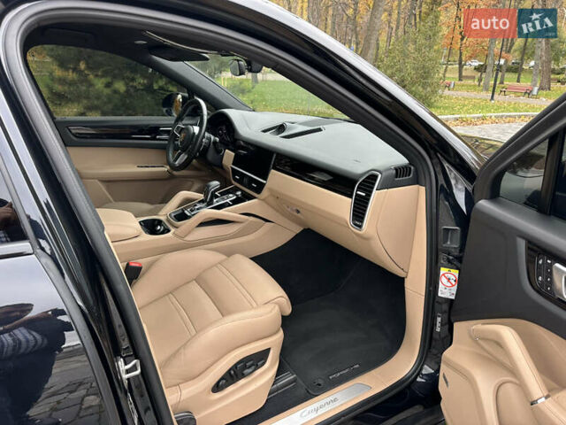 Чорний Порше Cayenne Coupe, об'ємом двигуна 3 л та пробігом 34 тис. км за 110000 $, фото 19 на Automoto.ua