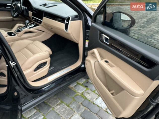 Чорний Порше Cayenne Coupe, об'ємом двигуна 3 л та пробігом 34 тис. км за 110000 $, фото 21 на Automoto.ua