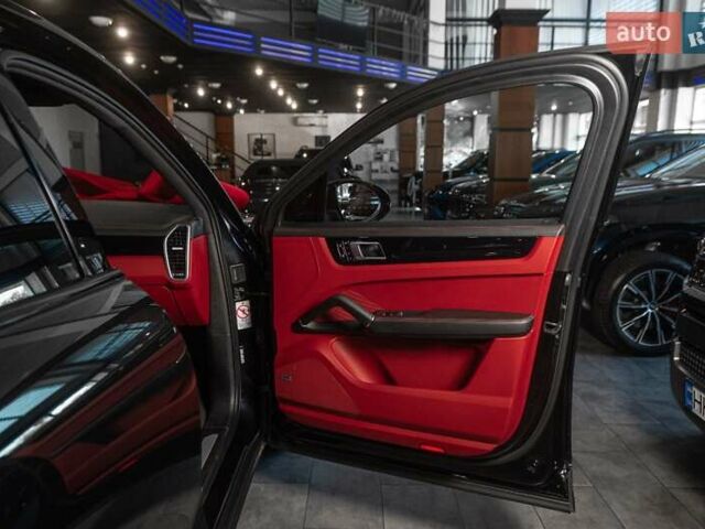 Черный Порше Cayenne Coupe, объемом двигателя 3 л и пробегом 34 тыс. км за 89900 $, фото 80 на Automoto.ua