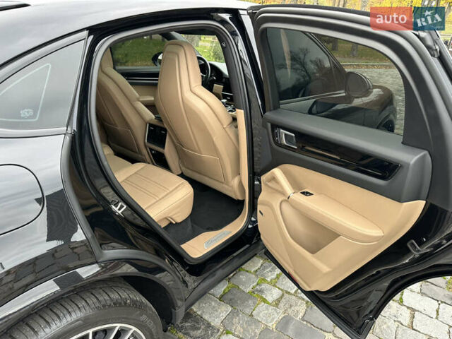 Чорний Порше Cayenne Coupe, об'ємом двигуна 3 л та пробігом 34 тис. км за 110000 $, фото 22 на Automoto.ua