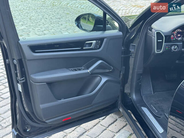 Черный Порше Cayenne Coupe, объемом двигателя 3 л и пробегом 49 тыс. км за 89700 $, фото 12 на Automoto.ua